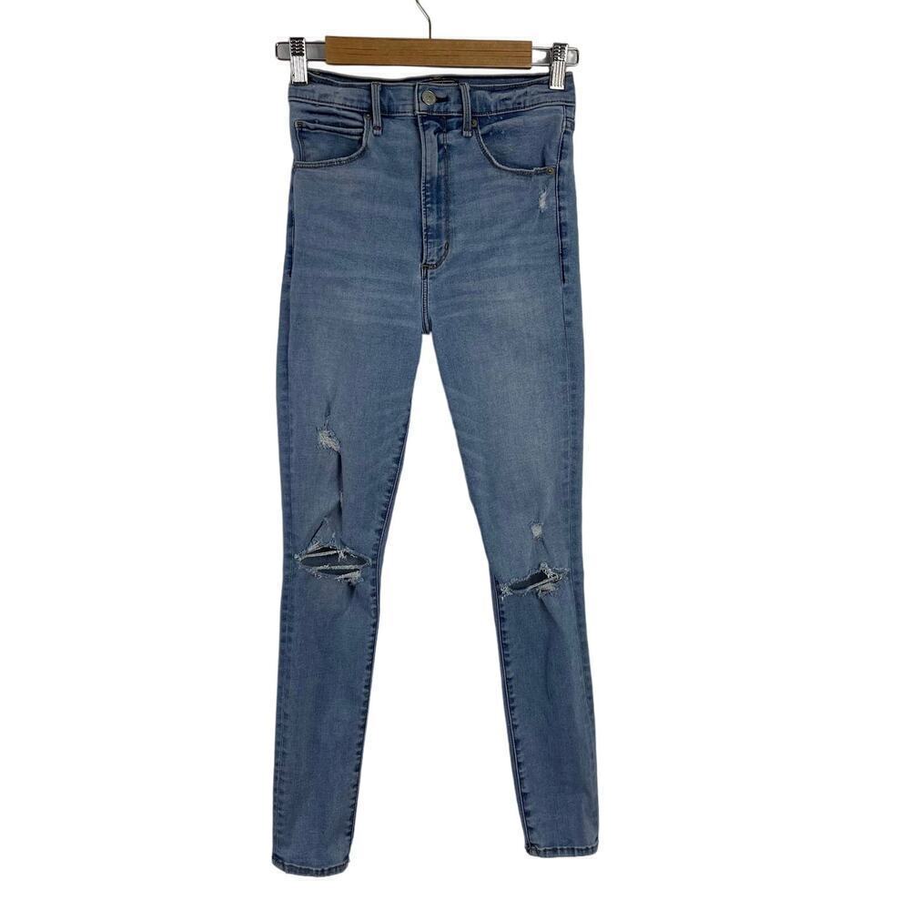 Abercrombie & Fitch Ultra High Rise Super Skinny Distressed Light Wash Size 27
